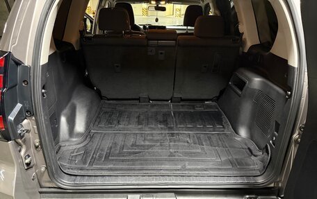 Toyota Land Cruiser Prado 150 рестайлинг 2, 2018 год, 4 350 000 рублей, 27 фотография