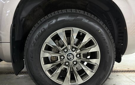 Toyota Land Cruiser Prado 150 рестайлинг 2, 2018 год, 4 350 000 рублей, 32 фотография