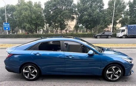 Hyundai Elantra, 2021 год, 1 300 000 рублей, 10 фотография