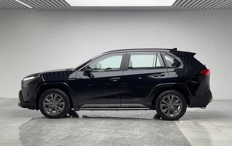 Toyota RAV4, 2025 год, 4 000 000 рублей, 4 фотография