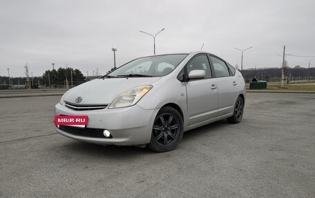 Toyota Prius, 2005 год, 470 000 рублей, 4 фотография