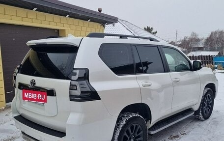 Toyota Land Cruiser Prado 150 рестайлинг 2, 2021 год, 6 180 000 рублей, 6 фотография