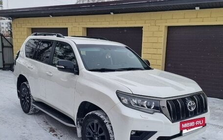 Toyota Land Cruiser Prado 150 рестайлинг 2, 2021 год, 6 180 000 рублей, 4 фотография