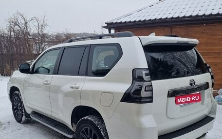 Toyota Land Cruiser Prado 150 рестайлинг 2, 2021 год, 6 180 000 рублей, 7 фотография