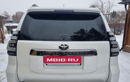 Toyota Land Cruiser Prado 150 рестайлинг 2, 2021 год, 6 180 000 рублей, 9 фотография