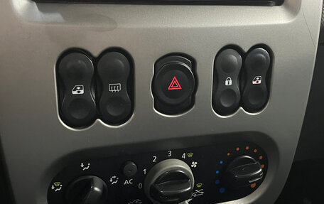 Renault Logan I, 2011 год, 330 000 рублей, 17 фотография