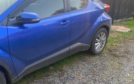 Toyota C-HR I рестайлинг, 2020 год, 2 500 000 рублей, 6 фотография