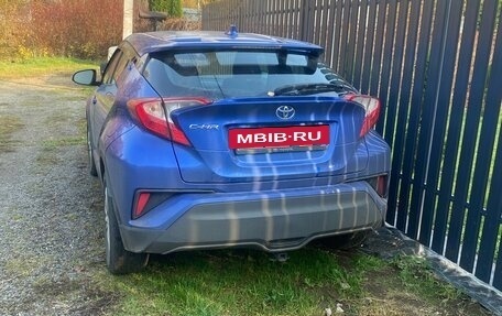 Toyota C-HR I рестайлинг, 2020 год, 2 500 000 рублей, 4 фотография