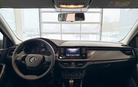 Skoda Rapid II, 2021 год, 1 935 000 рублей, 10 фотография