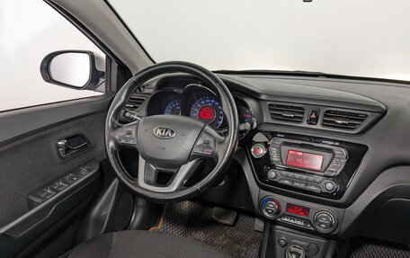 KIA Rio III рестайлинг, 2013 год, 990 000 рублей, 25 фотография