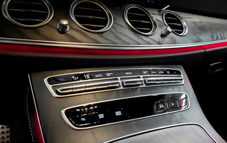 Mercedes-Benz E-Класс, 2021 год, 4 450 000 рублей, 24 фотография
