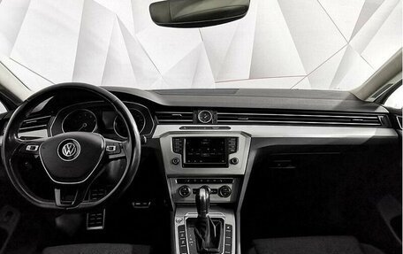 Volkswagen Passat B8 рестайлинг, 2017 год, 1 595 000 рублей, 10 фотография