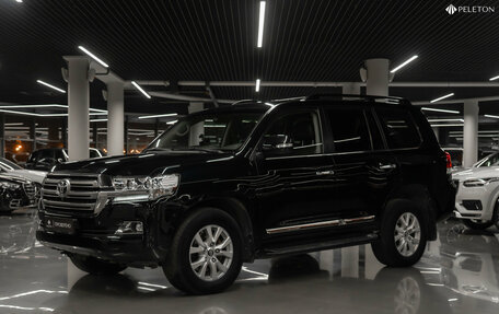 Toyota Land Cruiser 200, 2015 год, 5 050 000 рублей, 1 фотография