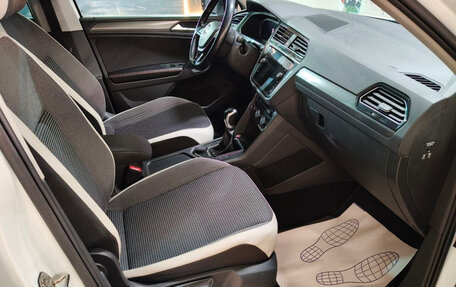 Volkswagen Tiguan II, 2019 год, 2 100 000 рублей, 8 фотография