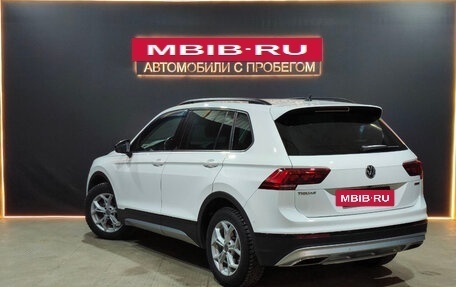 Volkswagen Tiguan II, 2019 год, 2 100 000 рублей, 2 фотография