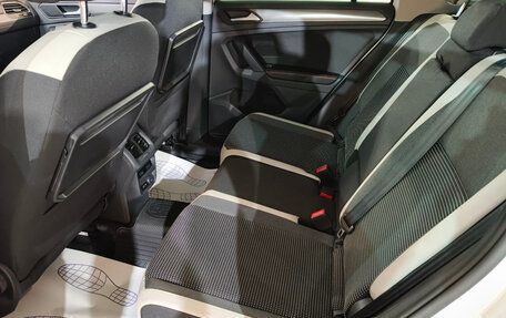 Volkswagen Tiguan II, 2019 год, 2 100 000 рублей, 14 фотография