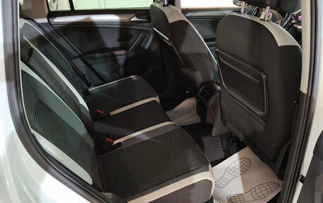 Volkswagen Tiguan II, 2019 год, 2 100 000 рублей, 15 фотография