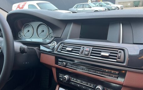 BMW 5 серия, 2013 год, 2 200 000 рублей, 21 фотография