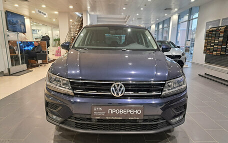 Volkswagen Tiguan II, 2017 год, 1 990 000 рублей, 2 фотография