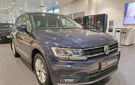 Volkswagen Tiguan II, 2017 год, 1 990 000 рублей, 3 фотография