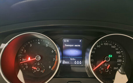 Volkswagen Tiguan II, 2017 год, 1 990 000 рублей, 13 фотография