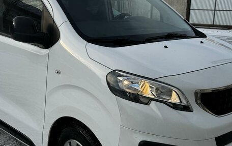 Peugeot Traveller I, 2018 год, 1 990 000 рублей, 10 фотография