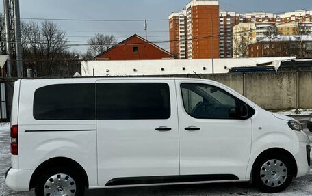 Peugeot Traveller I, 2018 год, 1 990 000 рублей, 13 фотография