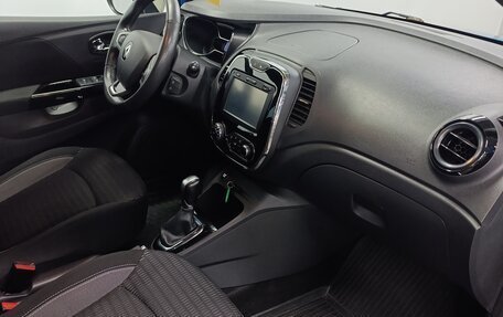 Renault Kaptur I рестайлинг, 2017 год, 950 000 рублей, 21 фотография