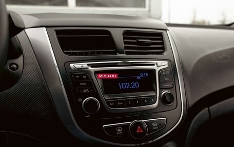 Hyundai Solaris II рестайлинг, 2015 год, 995 000 рублей, 14 фотография