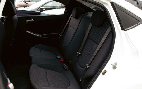 Hyundai Solaris II рестайлинг, 2015 год, 995 000 рублей, 17 фотография