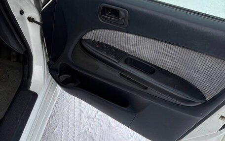 Honda Stream I рестайлинг, 2002 год, 490 000 рублей, 10 фотография