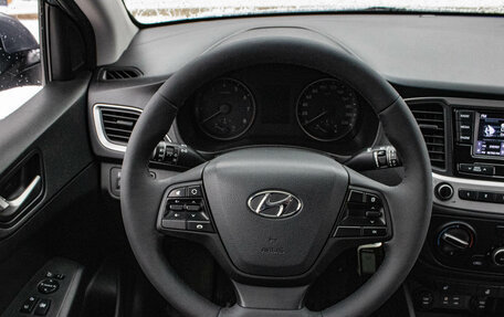 Hyundai Solaris II рестайлинг, 2018 год, 1 099 000 рублей, 6 фотография