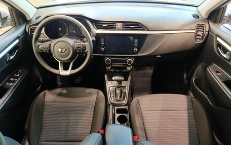 KIA Rio IV, 2021 год, 1 390 000 рублей, 12 фотография