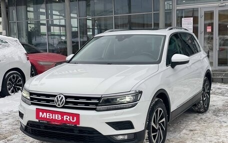 Volkswagen Tiguan II, 2019 год, 1 900 000 рублей, 2 фотография