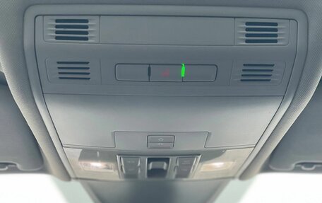 Volkswagen Tiguan II, 2019 год, 1 900 000 рублей, 18 фотография