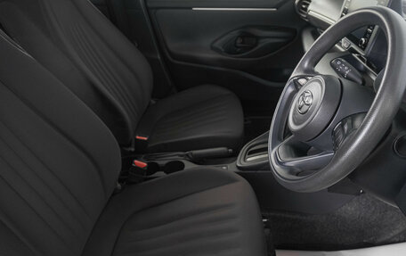 Toyota Yaris, 2020 год, 1 149 000 рублей, 12 фотография