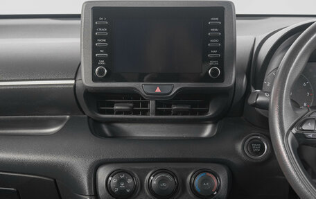 Toyota Yaris, 2020 год, 1 149 000 рублей, 19 фотография