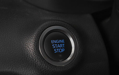 Toyota Yaris, 2020 год, 1 149 000 рублей, 24 фотография