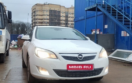 Opel Astra J, 2010 год, 750 000 рублей, 1 фотография