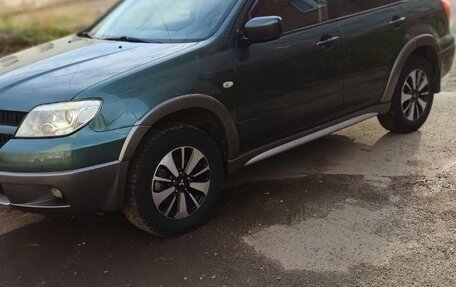 Mitsubishi Outlander III рестайлинг 3, 2006 год, 540 000 рублей, 2 фотография