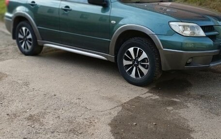 Mitsubishi Outlander III рестайлинг 3, 2006 год, 540 000 рублей, 8 фотография