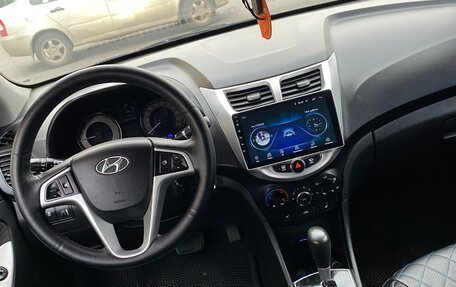 Hyundai Solaris II рестайлинг, 2011 год, 770 000 рублей, 11 фотография