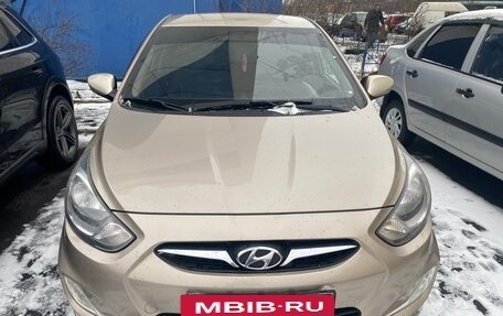 Hyundai Solaris II рестайлинг, 2011 год, 770 000 рублей, 3 фотография