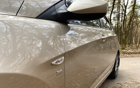 Hyundai Solaris II рестайлинг, 2011 год, 770 000 рублей, 23 фотография