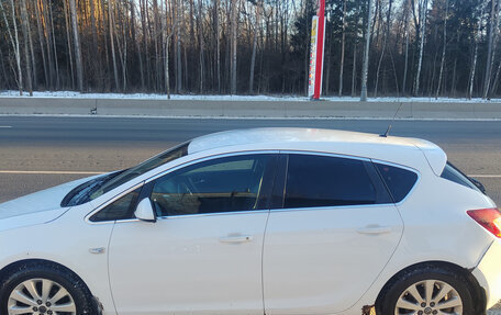 Opel Astra J, 2010 год, 750 000 рублей, 3 фотография