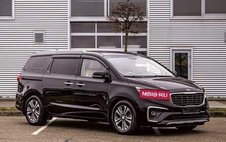 KIA Carnival III, 2019 год, 2 495 000 рублей, 3 фотография