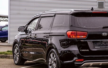 KIA Carnival III, 2019 год, 2 495 000 рублей, 9 фотография