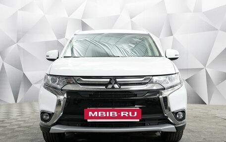 Mitsubishi Outlander III рестайлинг 3, 2018 год, 2 150 000 рублей, 8 фотография