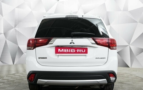 Mitsubishi Outlander III рестайлинг 3, 2018 год, 2 150 000 рублей, 4 фотография