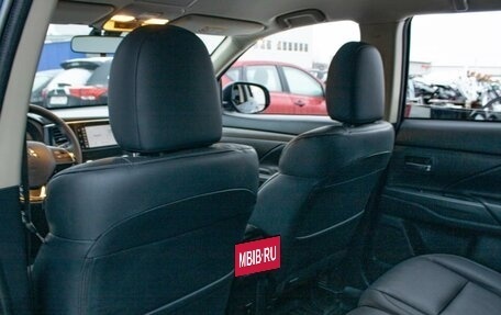 Mitsubishi Outlander III рестайлинг 3, 2021 год, 2 399 000 рублей, 11 фотография